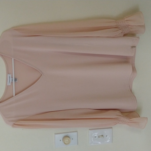 Women's Calvin Klein blush pink blouse top v-neck easy care shirred cuff large - Picture 1 of 10